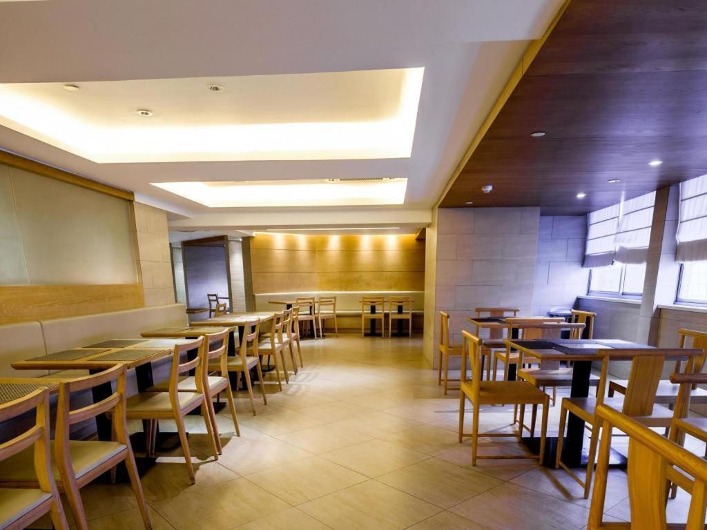 Ji Hotel Shanghai Yan An Road Branch Exterior foto